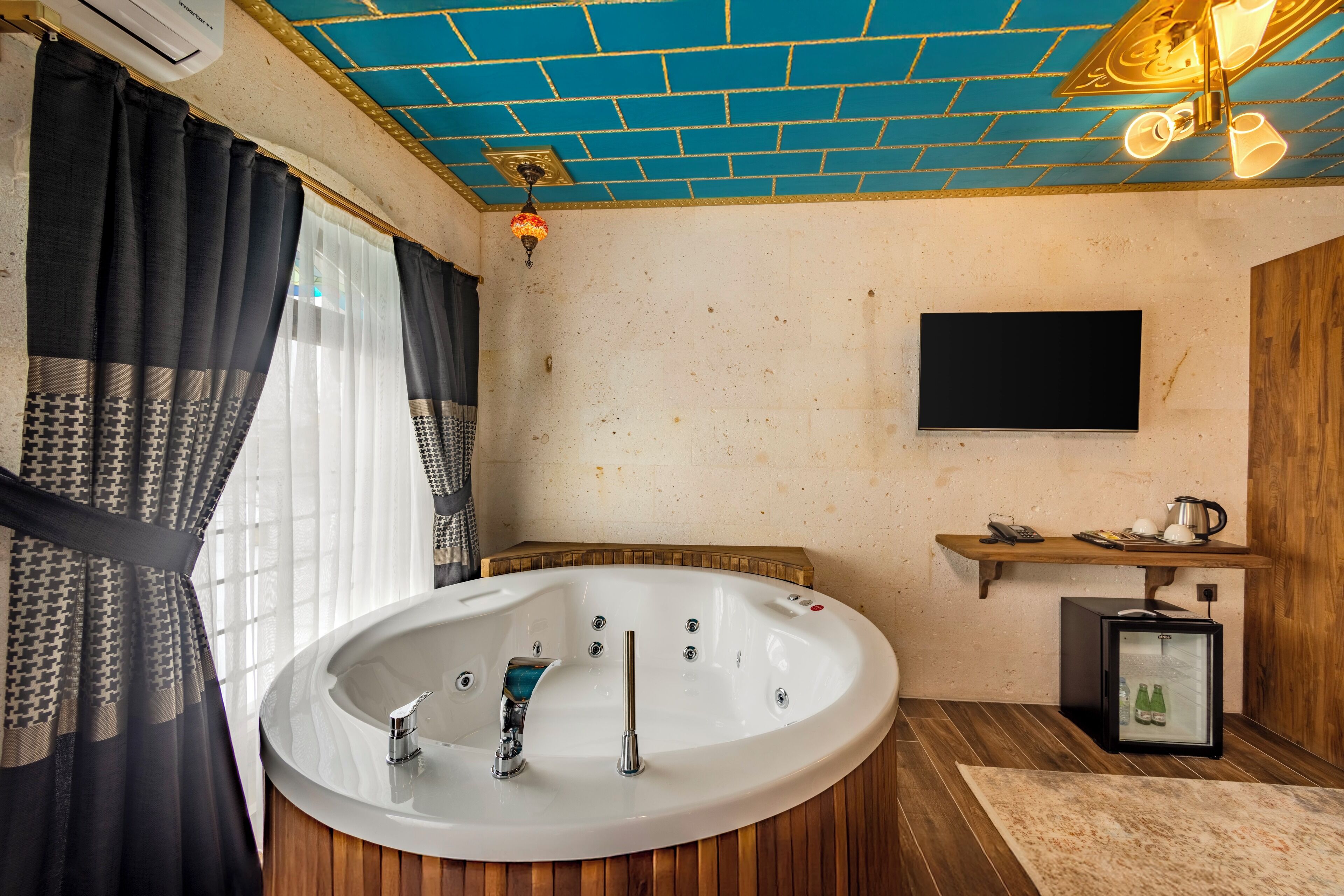 Lyxrum - bubbelbad | Sängtillbehör av högsta kvalitet, memory foam-madrasser och minibar