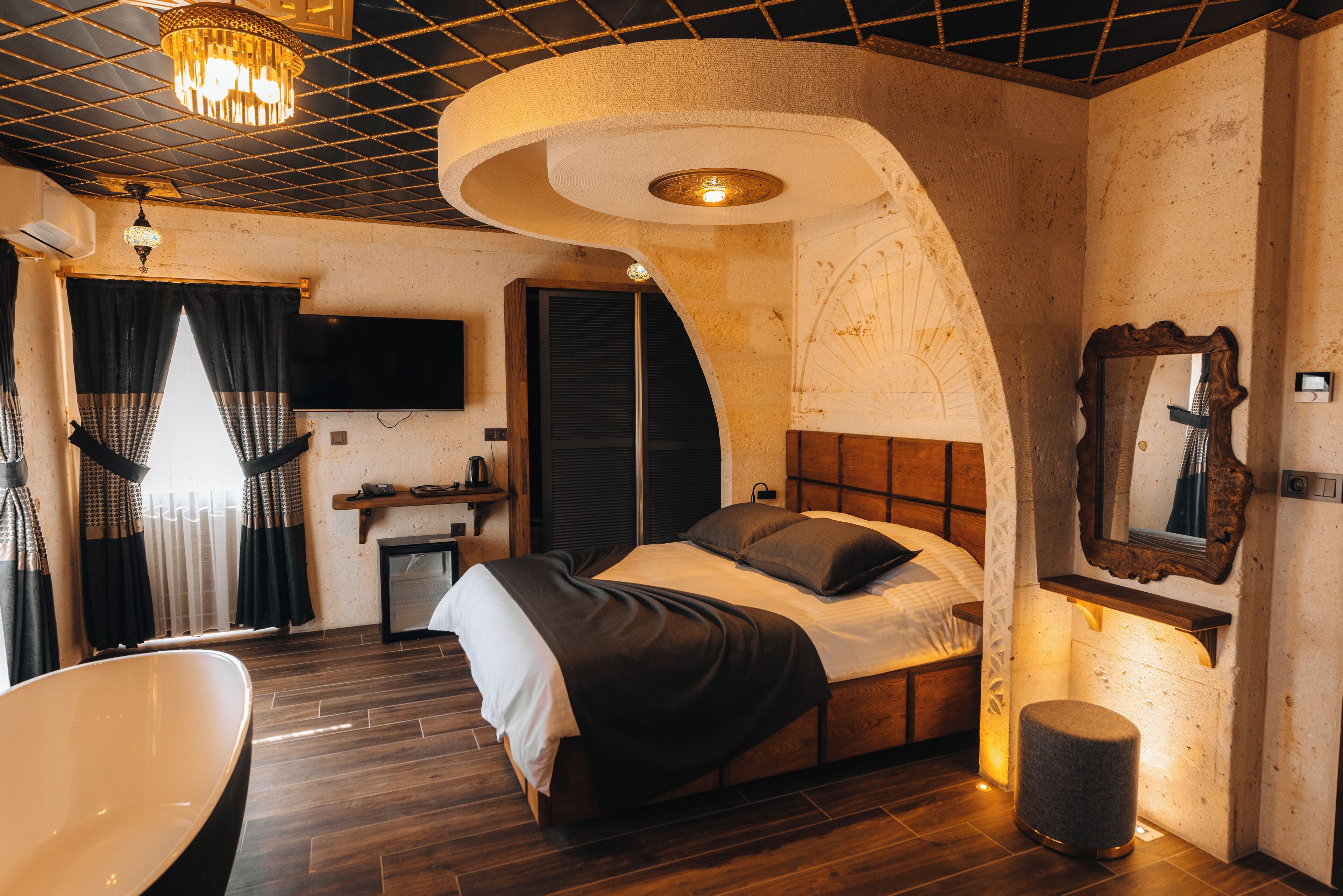 ห้องพรีเมียม | เครื่องนอนระดับพรีเมียม, เตียงเมมโมรีโฟม, มินิบาร์, เตารีด/โต๊ะรีดผ้า