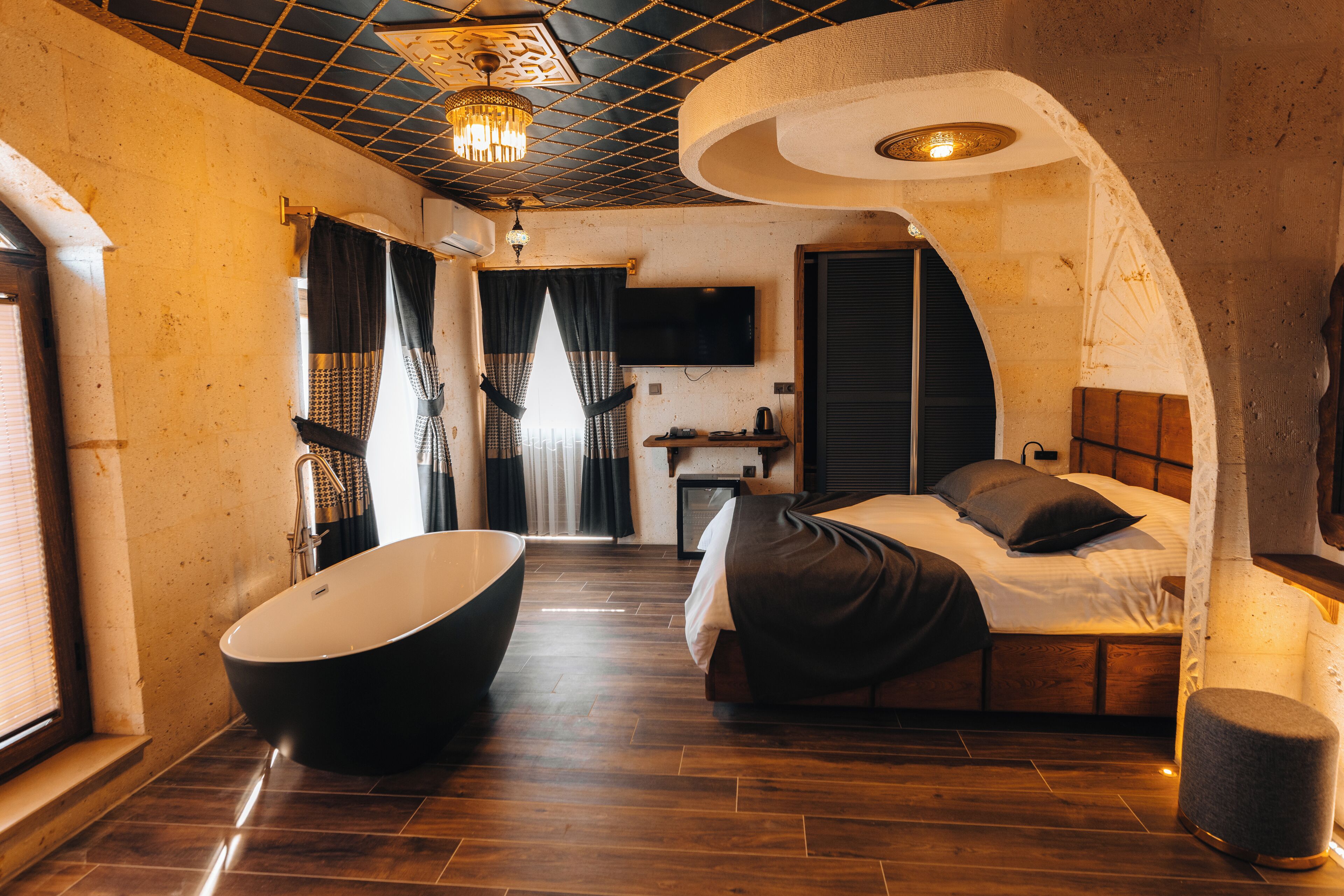 Premium Room | Premium bedding, memory foam beds, minibar, iron/ironing board