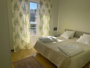 Bügeleisen/Bügelbrett, WLAN