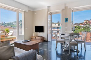 TV - Apartment 'Casa La Perla' with Wi-Fi and Air Conditioning (Rapallo)