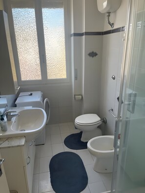 Dusj og hårføner