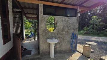 Rumah, 1 kamar tidur, Boleh Merokok, pemandangan kebun | Teras/patio