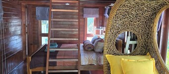 아오 루엑 타이의 평화로운 산 리트리트  