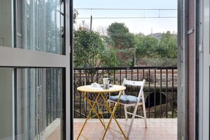 Outdoor dining - Apartment 'Margherita - Seafront' with Balcony, Wi-Fi and Air Conditioning (Rapallo)