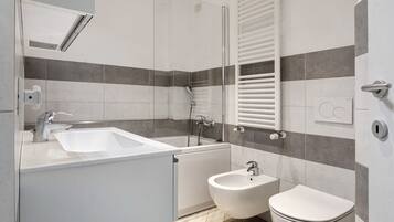 Ducha y secador de pelo