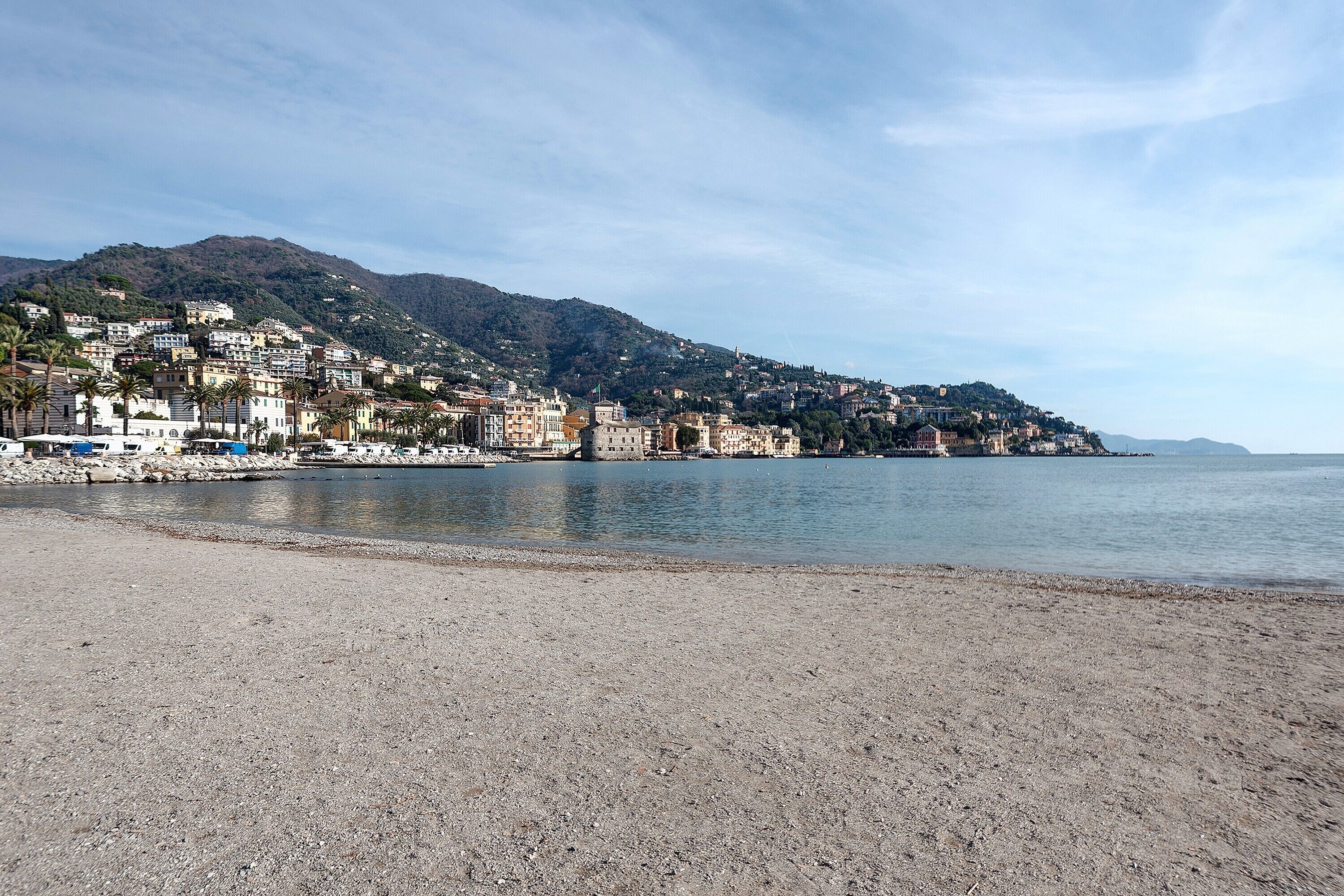 Una spiaggia nelle vicinanze