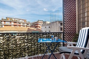 Outdoor dining - Apartment 'Sweet 16' with Balcony, Wi-Fi and Air Conditioning (Rapallo)