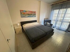 Iron/ironing board, WiFi, bed sheets - Apartment 'Sweet 16' with Balcony, Wi-Fi and Air Conditioning (Rapallo)