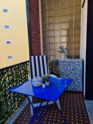 Outdoor dining - Apartment 'Sweet 16' with Balcony, Wi-Fi and Air Conditioning (Rapallo)