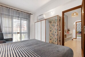 Iron/ironing board, WiFi - Apartment 'Sweet 16' with Balcony, Wi-Fi and Air Conditioning (Rapallo)