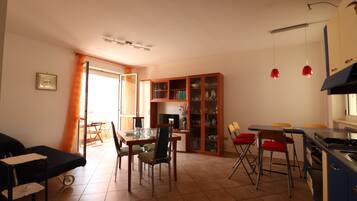 Casa, 2 habitaciones, para fumadores, balcón | Sala de estar