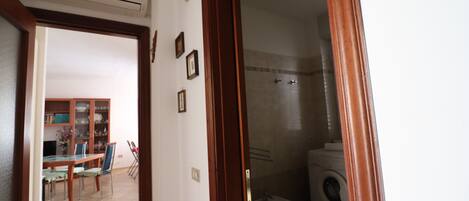 House, 2 Bedrooms, Smoking, Balcony | Interior