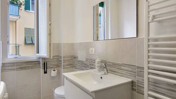 Een douche, een haardroger