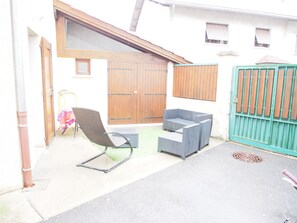 Property grounds - Apartment 'Chez Emile' in Brézins, 7 Guests, 2 Bedrooms (brezins)