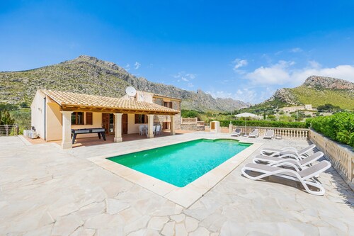 Holiday Home 'Margarita' with Mountain View, Wi-Fi and Air Conditioning