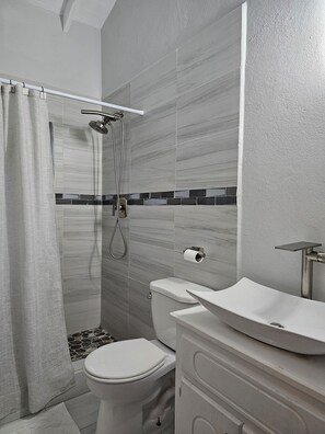 Kamar Double Comfort, dapur, pemandangan kebun | Kamar mandi