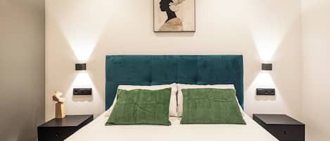 Iron/ironing board, Internet, bed sheets