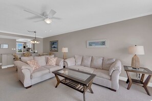 TV - Leonardo Arms 317 Beachfront 2B/2B Vacation Condo! Heated Pool! (Fort Myers Beach)