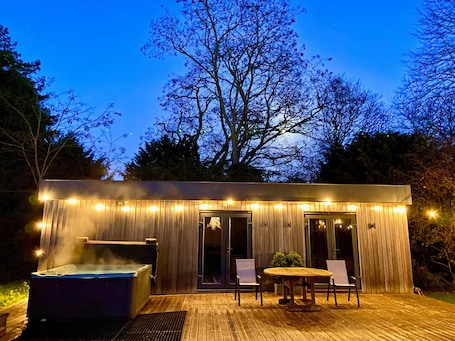 Cottage | Outdoor dining. Frenchay Park House