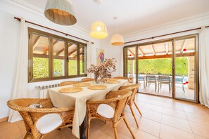 Dining - Holiday Home 'Villa Cal Peso' with Mountain View, Wi-Fi and Air Conditioning (Illes Balears)