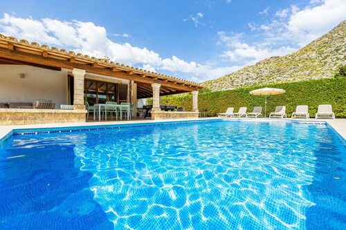 Holiday Home 'Villa Cal Peso' with Mountain View, Wi-Fi and Air Conditioning