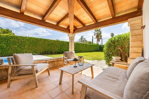 Terrace/patio - Holiday Home 'Villa Cal Peso' with Mountain View, Wi-Fi and Air Conditioning (Illes Balears)