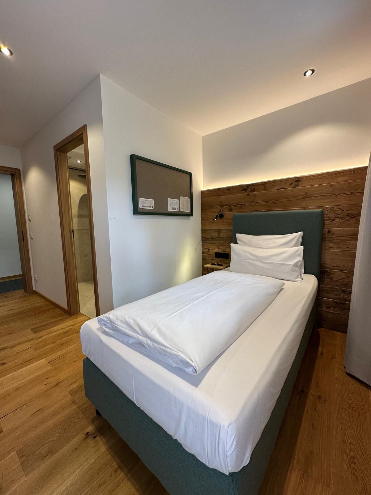 Single Room, 1 Large Single Bed