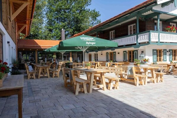 Breakfast and lunch served, German cuisine - Hotel und Landgasthof Zachschuster (Gaißach)