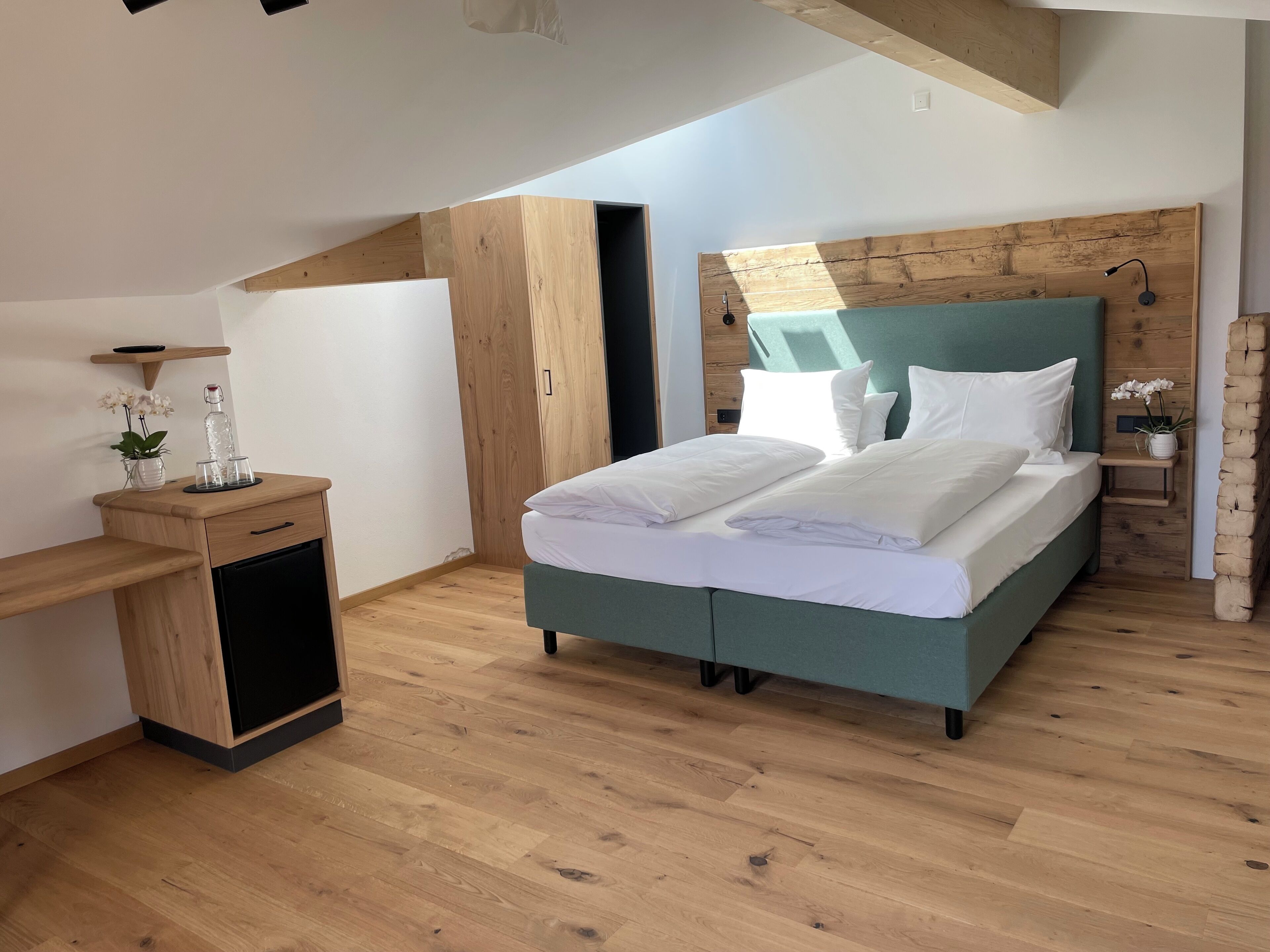 Honeymoon Suite, 1 Queen Bed with Sofa bed