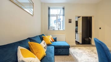 House, 3 Bedrooms, Garden View | Living area