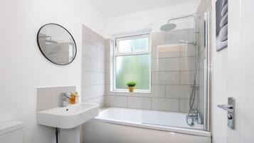 Rumah, 4 kamar tidur, pemandangan kebun | Kamar mandi