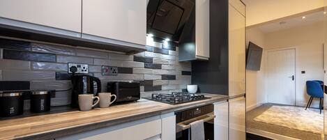 House, 4 Bedrooms, Garden View | Interior