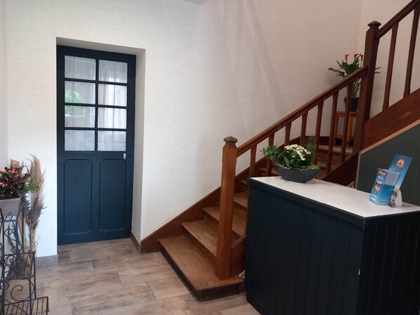 Interior - Guest Room 'Chambre Myrtille' with Wi-Fi (Brû)