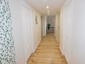 Interior - Mirabelle Room with Wi-Fi (Brû)