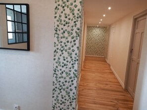 Interior - Jonquille Room with Wi-Fi (Brû)