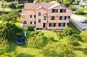 Apart Daire, 1 Yatak Odası, Balkon, Bahçe Manzaralı | Dış mekân