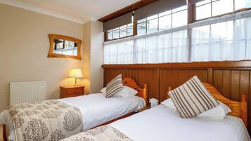 2 bedrooms, individually decorated, individually furnished, free WiFi