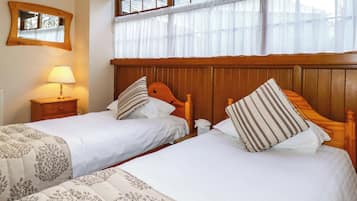 2 habitaciones, decoración personalizada y muebles diferentes