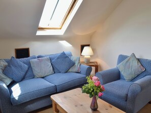 Cottage | Living area - The Stables (Falmouth)