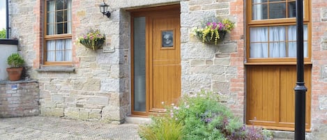 Cottage | Exterior detail