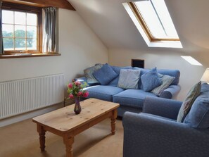 Cottage | Living area - The Stables (Falmouth)