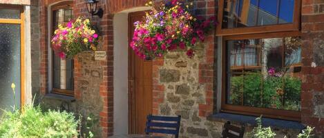 Cottage | Outdoor dining