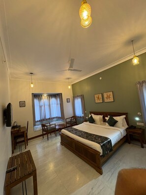 In-room safe, desk, iron/ironing board, free WiFi - Maharaja classic (Udaipur)