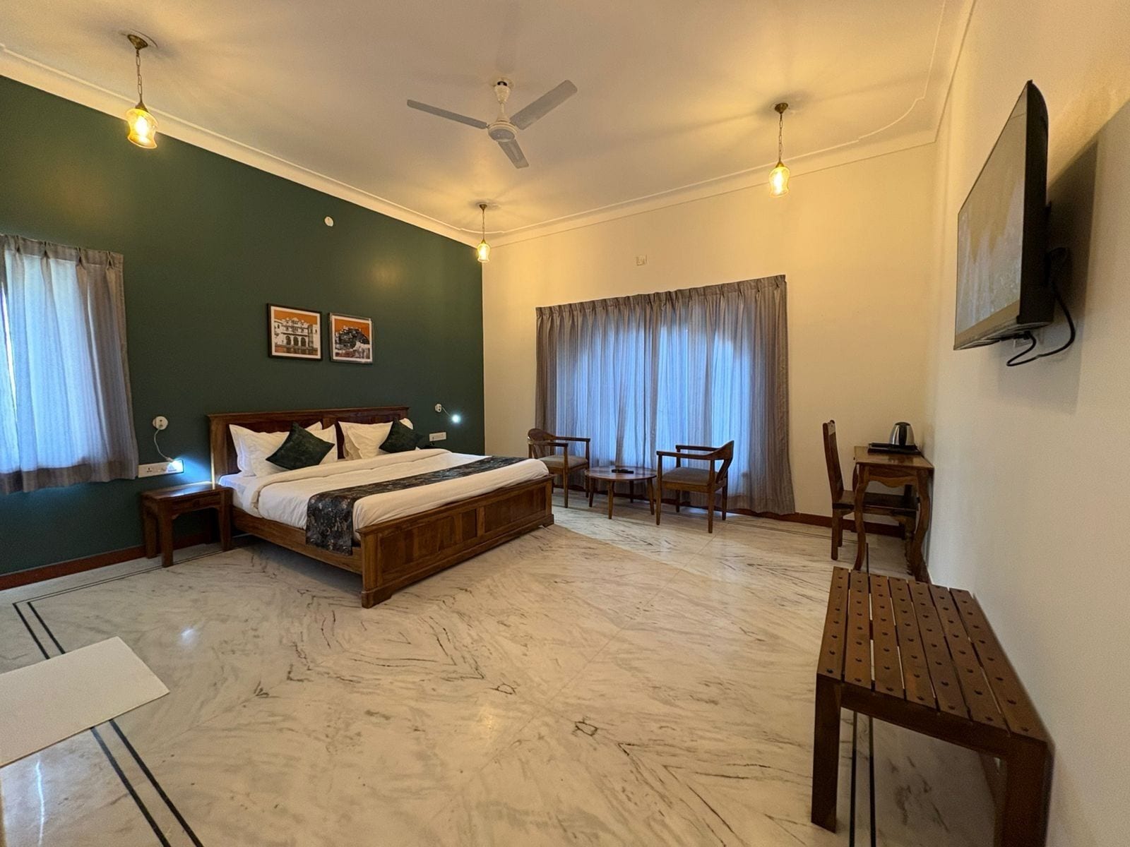 Comfort Room, City View | In-room safe, desk, iron/ironing board, free WiFi