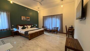 Comfort Room, City View | In-room safe, desk, iron/ironing board, free WiFi