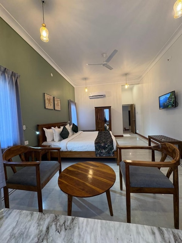 Premium Room | In-room safe, desk, iron/ironing board, free WiFi - Maharaja classic (Udaipur)