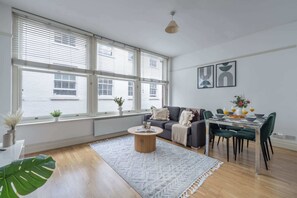 Smart TV, offices - Central 1BR near Covent Garden & St. Paul's (London)