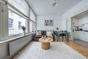 Interior - Central 1BR near Covent Garden & St. Paul's (London)