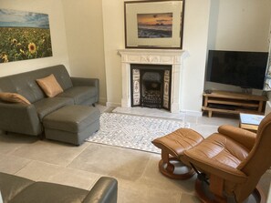 Cottage | Living area - Dunns Cottage (Swansea)
